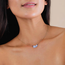 Load image into Gallery viewer, Franck Herval 3 flowers short necklace - Neela