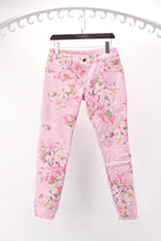 Load image into Gallery viewer, Onado reversible jeans pink flower