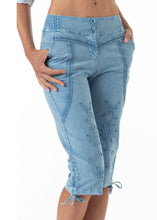 Load image into Gallery viewer, La Cotonniere  Gabriella Capri pants 540