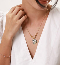 Load image into Gallery viewer, Franck Herval rose collection necklace
