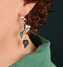 Load image into Gallery viewer, TARATATA - LEVER BACK EARRINGS FANTAISIE
FABULEUSE
