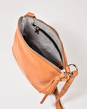 Load image into Gallery viewer, Meadow leather crossbody bag
