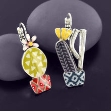 Load image into Gallery viewer, TARATATA - LEVER BACK EARRINGS
FANTAISIE
CACTUS
