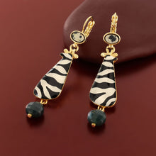 Load image into Gallery viewer, TARATATA - LEVER BACK EARRINGS FANTAISIE
ZEBRA

