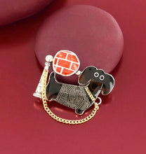 Load image into Gallery viewer, TARATATA - BROOCH FANTAISIE
PAS BOUGER !
