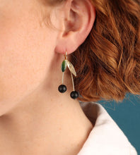 Load image into Gallery viewer, TARATATA - LEVER BACK EARRINGS
FANTAISIE
CERISE
