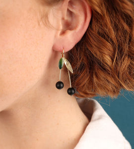TARATATA - LEVER BACK EARRINGS
FANTAISIE
CERISE