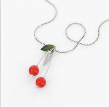 Load image into Gallery viewer, TARATATA - NECKLACE FANTAISIE
CERISE
