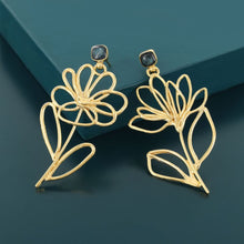 Load image into Gallery viewer, TARATATA - STUD EARRINGS FANTAISIE
ESQUISSE
