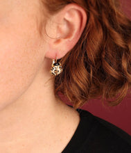 Load image into Gallery viewer, TARATATA - LEVER BACK EARRINGS
FANTAISIE
COX
