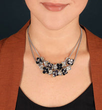 Load image into Gallery viewer, TARATATA - NECKLACE FANTAISIE
HORTENSIA
