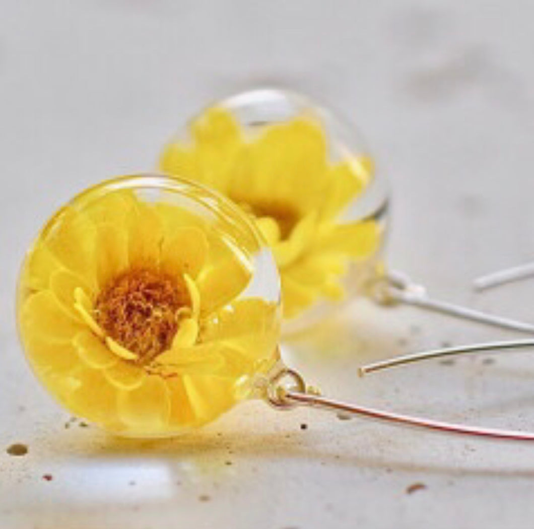 Resin sterling silver earings with long  hoop yellow flower