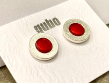 Load image into Gallery viewer, Gubo hand blown glass earrings red/silver
