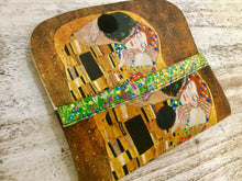 Load image into Gallery viewer, Velour glasses case the kiss Klimt
