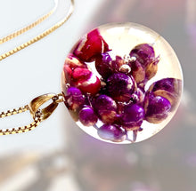 Load image into Gallery viewer, Resin sterling silver necklace heather
