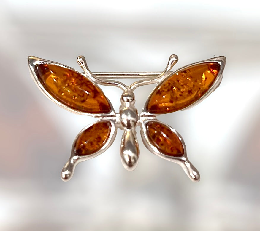 Amber Butterfly broche 2 x 3.5cm